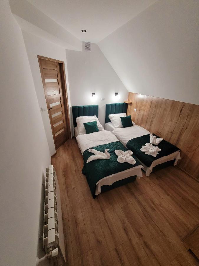 Urocza Kryjowka Ze Spa Lesko Esterno foto