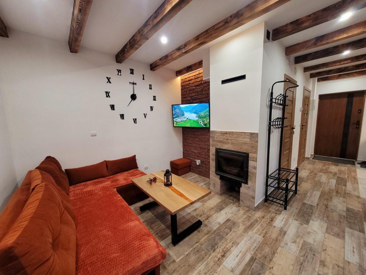 Urocza Kryjowka Ze Spa Lesko Esterno foto