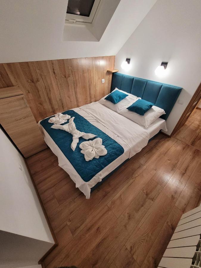 Urocza Kryjowka Ze Spa Lesko Esterno foto