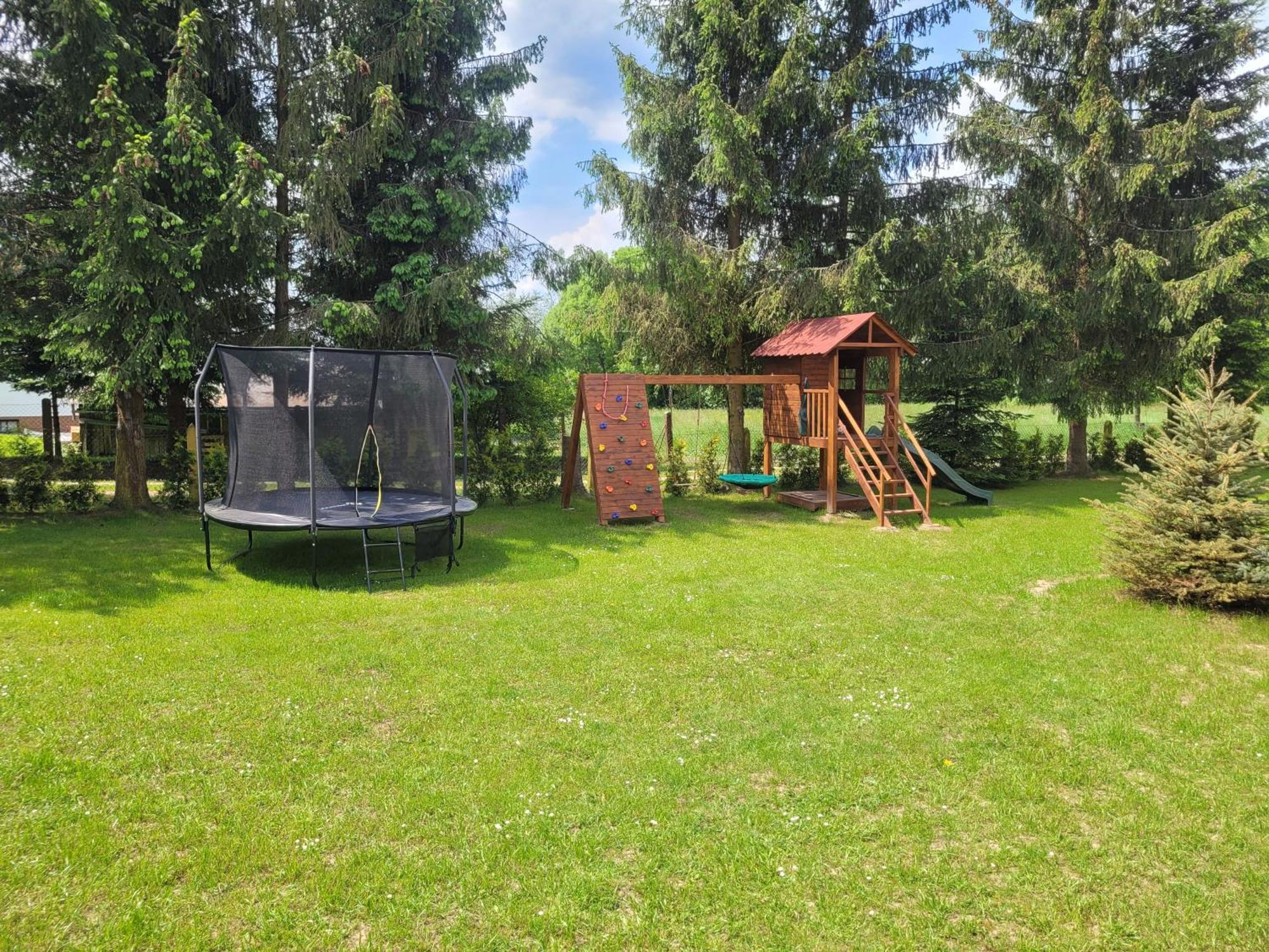 Urocza Kryjowka Ze Spa Lesko Esterno foto