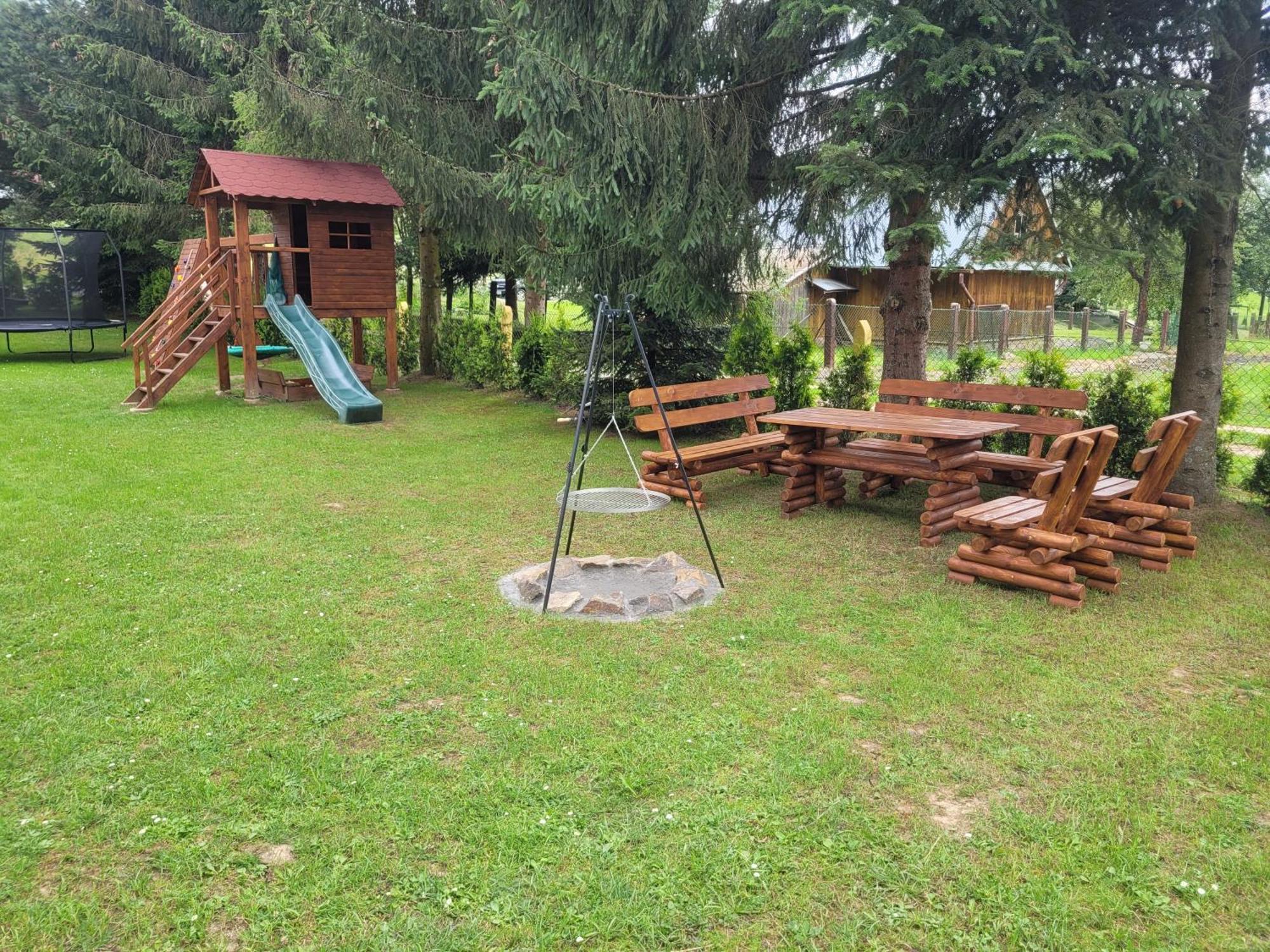 Urocza Kryjowka Ze Spa Lesko Esterno foto