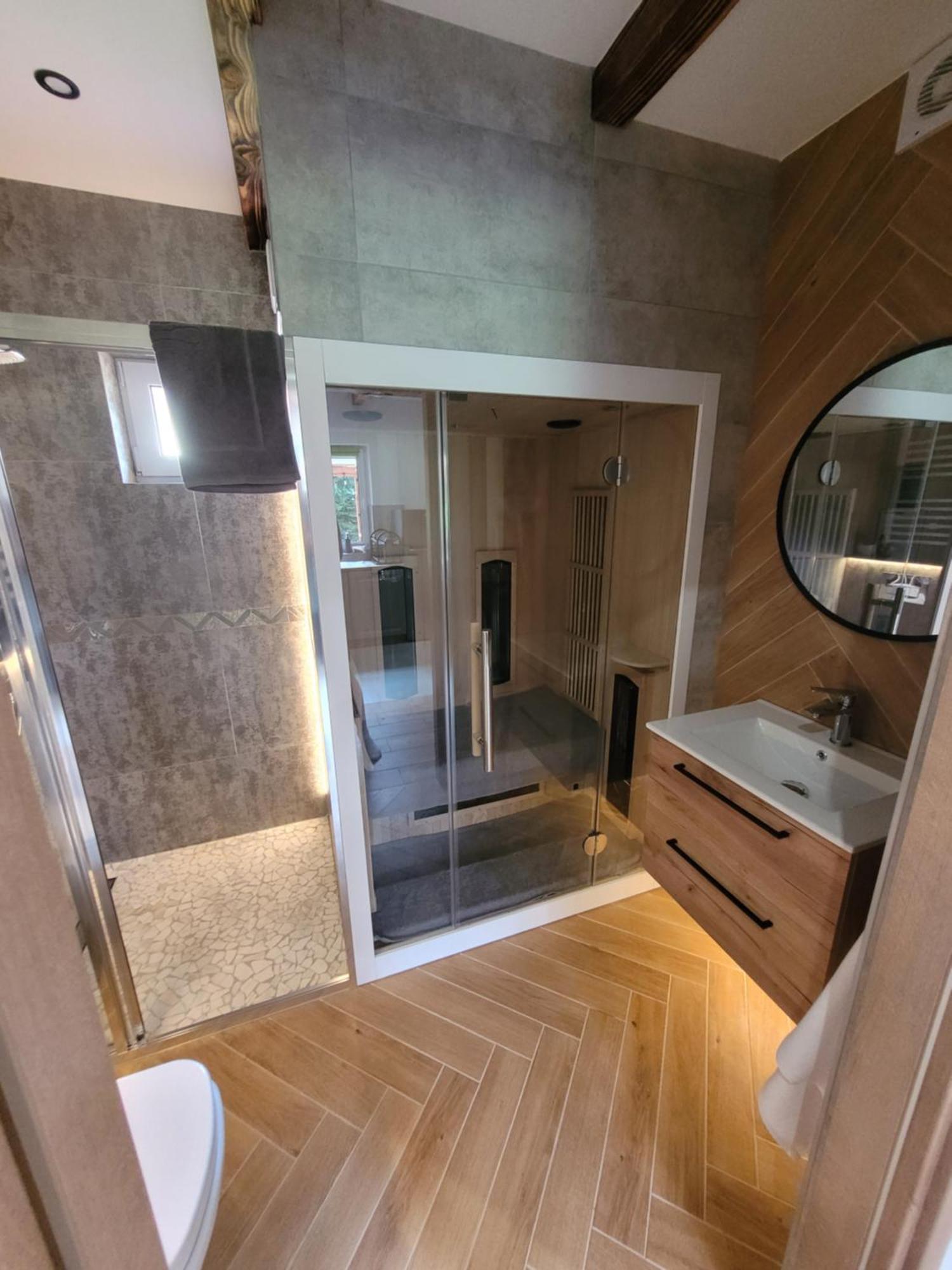 Urocza Kryjowka Ze Spa Lesko Esterno foto
